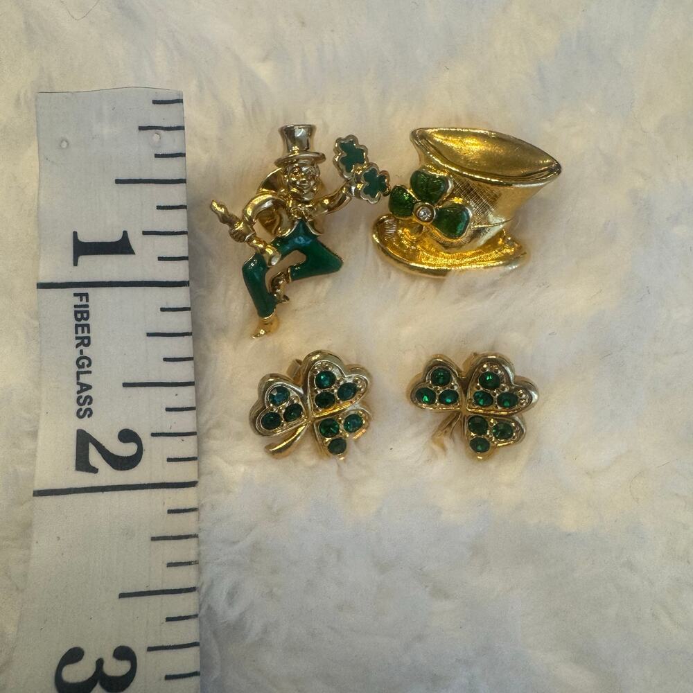 Avon 3PC Gold St. Patrick’s Day Jewelry Set, 2 Pins, Four Leaf Clover Earrings - Picture 2 of 9
